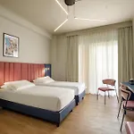 Western Globus 3*
