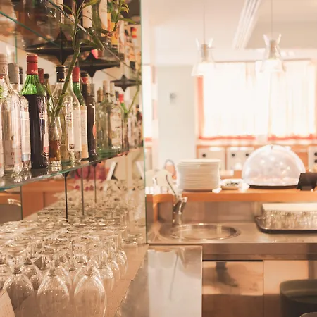 Western Globus 3* Roma