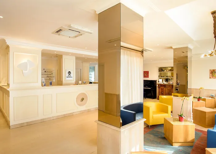 Western Globus Hotel