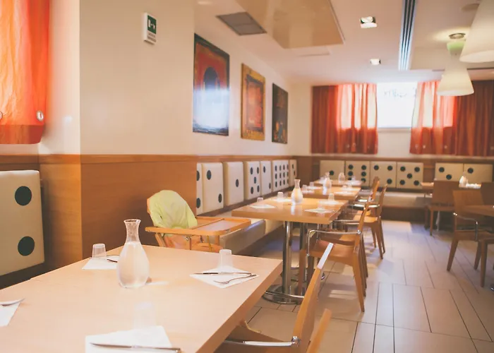 Western Globus Hotel 3*