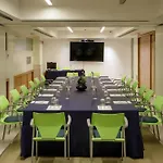Western Globus Hotel 3*