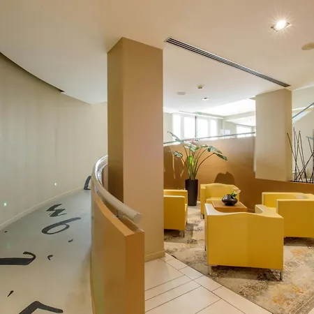 Western Globus Hotel 3*