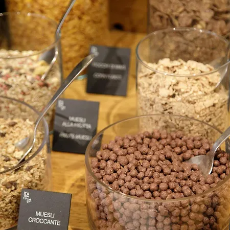 Western Globus Hotel 3*