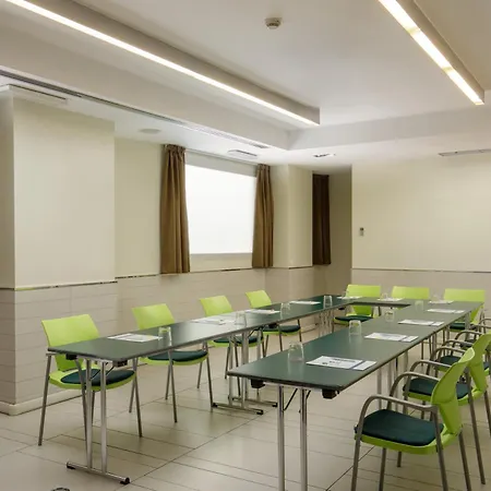Western Globus Hotel 3*