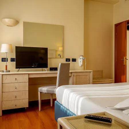 Western Globus Hotel