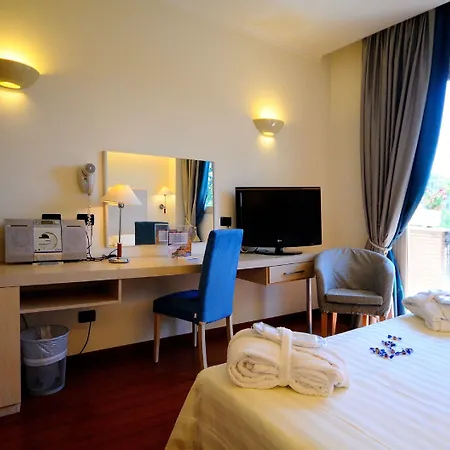 Hotel Western Globus 3*