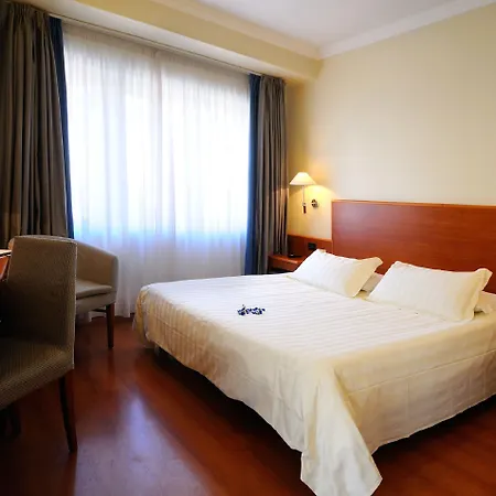 Western Globus 3*