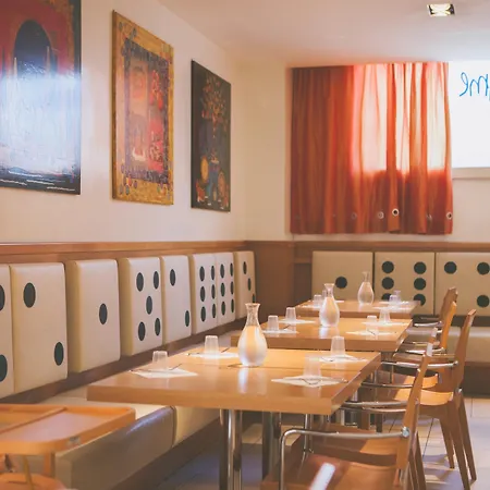 Western Globus Hotel 3*