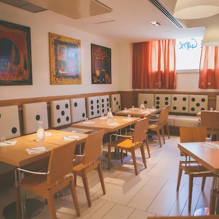 Hotel Western Globus 3*