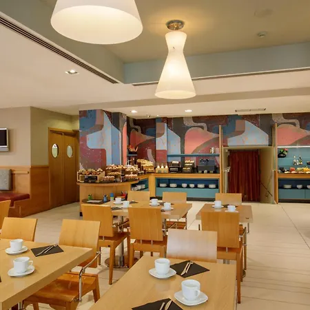 Western Globus Hotel 3*