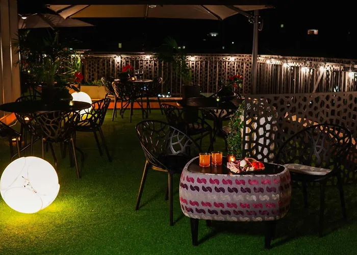 Western Globus Hotel