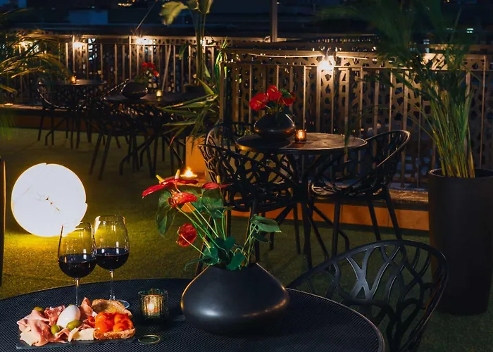 Western Globus Hotel 3*