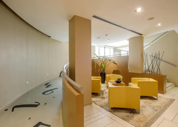 Western Globus Hotel 3*