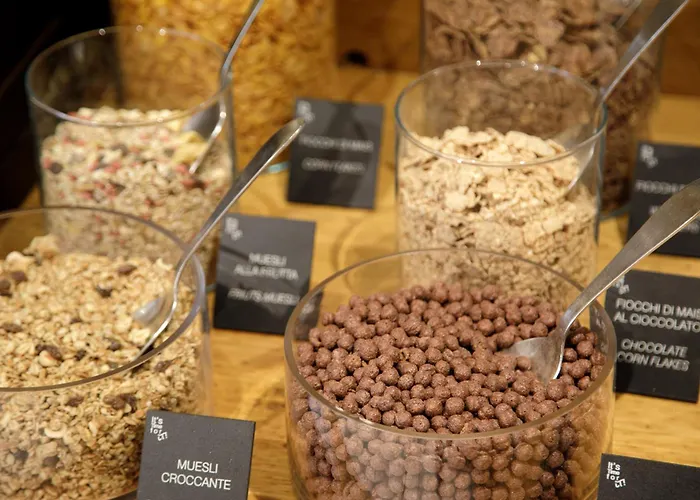 Western Globus Hotel 3*