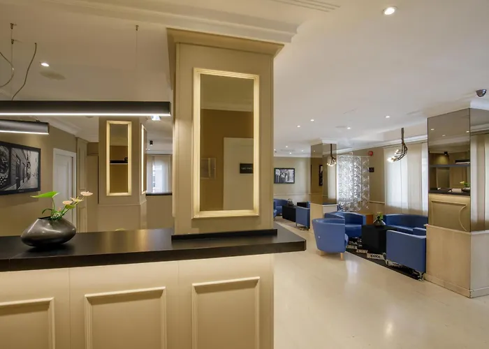 Western Globus Hotel