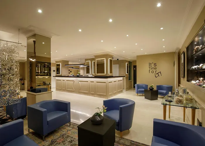 Western Globus Hotel 3*