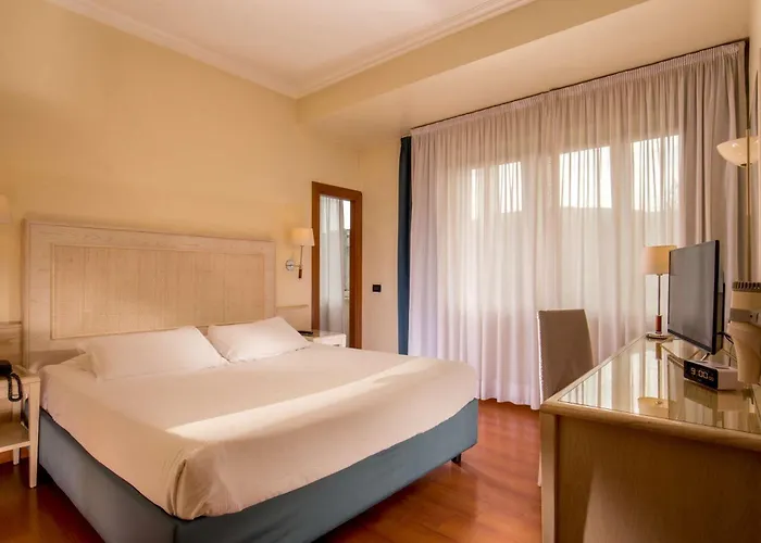 Hotel Western Globus 3*