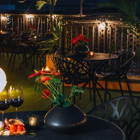 Western Globus Hotel 3*